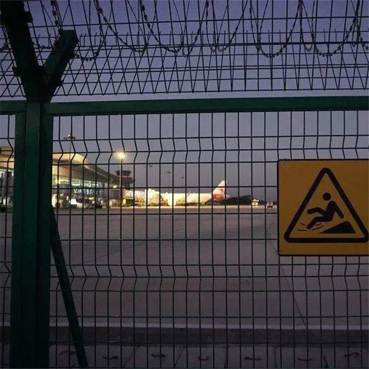 机场围界Y型安全防御护网案例图片2