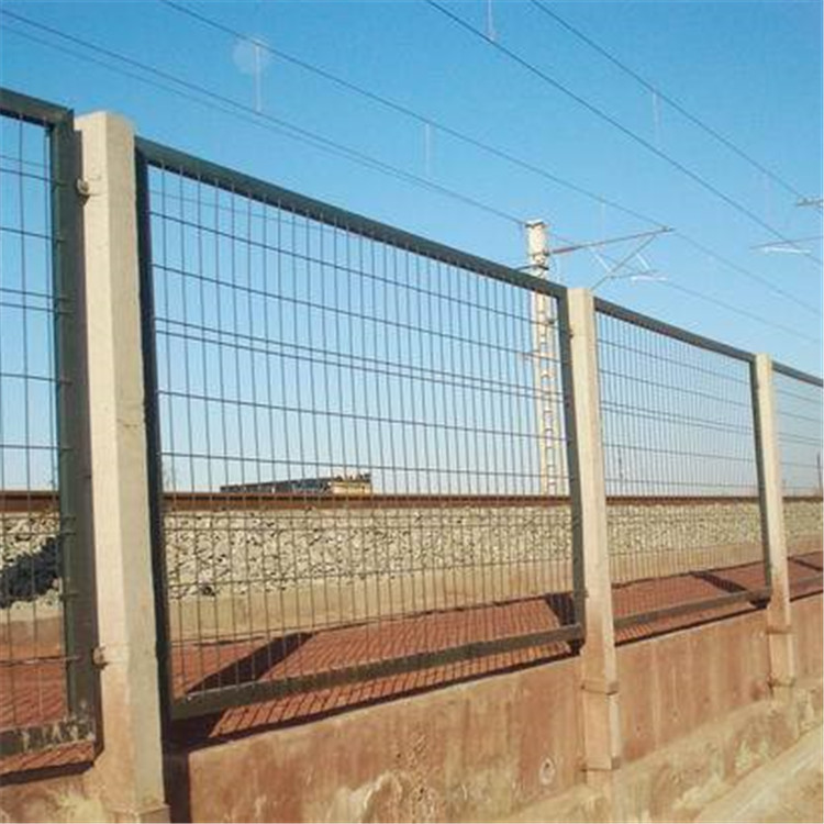 武汉铁路防护栅栏案例展示图片2